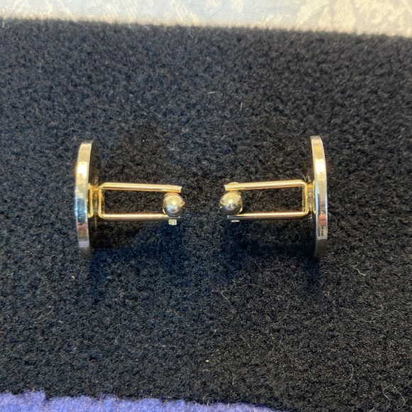 “R” engraved Gold colored Men's Cufflinks - Picture 4 of 10